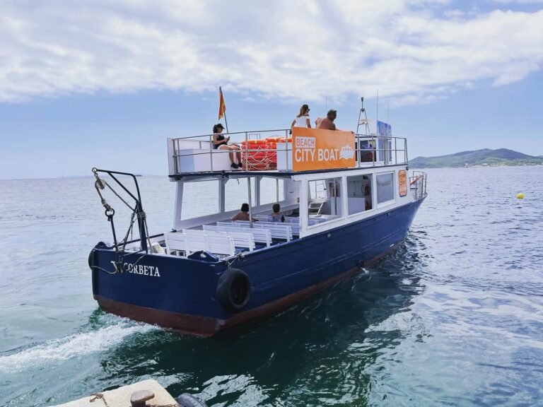 Beach City Boat (Ibiza ciudad – Playa d’en Bossa)